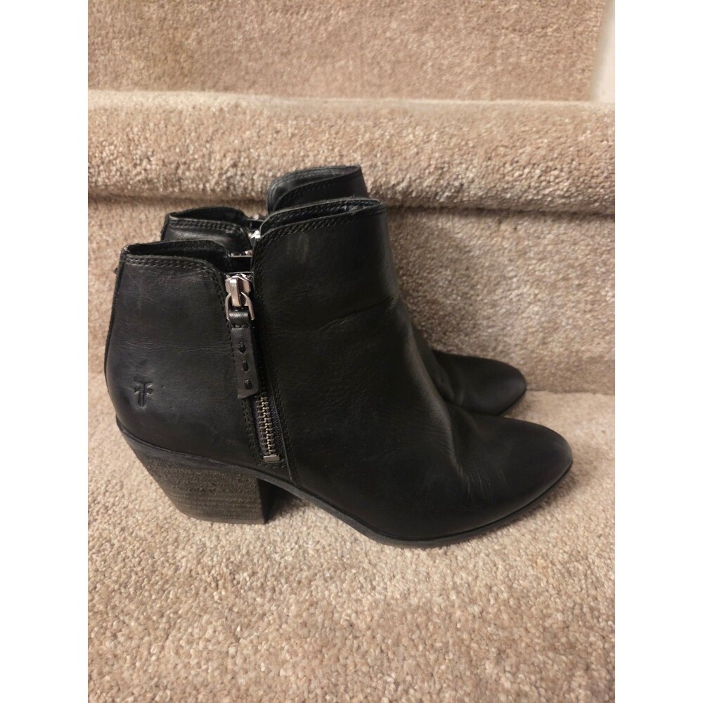 FRYE "Judith" Black Leather Ankle Boots Double-Zipper Design Size 7.5